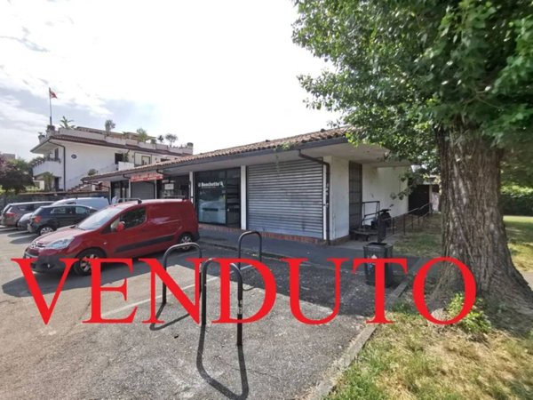 negozio in vendita a Trezzano sul Naviglio