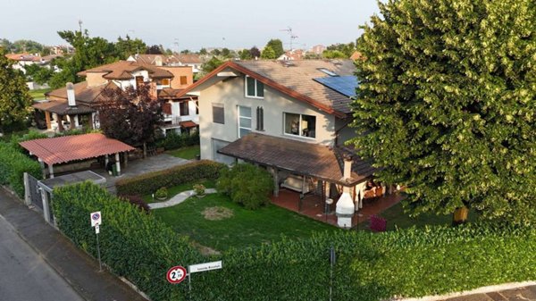 casa indipendente in vendita a Trezzano sul Naviglio