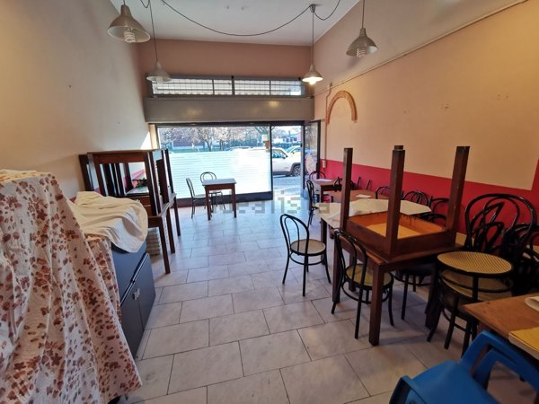 negozio in vendita a Trezzano sul Naviglio