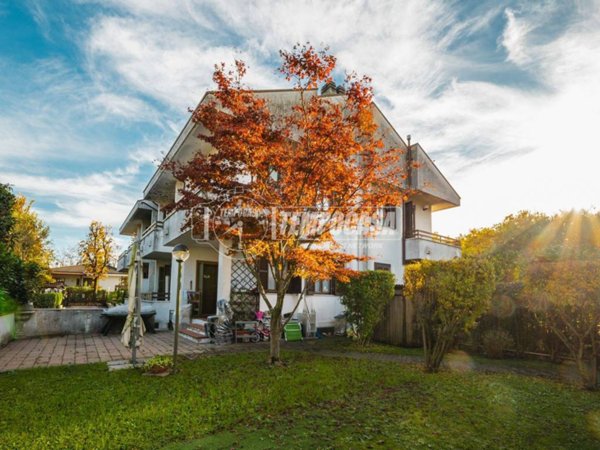 casa indipendente in vendita a Trezzano sul Naviglio