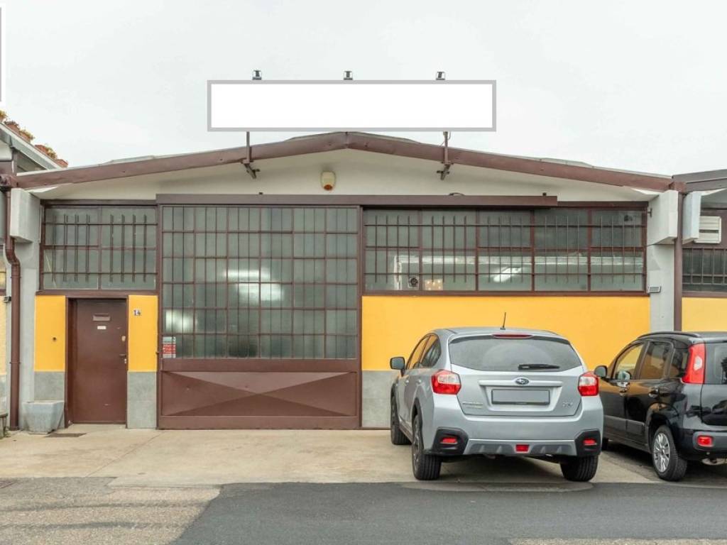 locale commerciale in vendita a Trezzano sul Naviglio