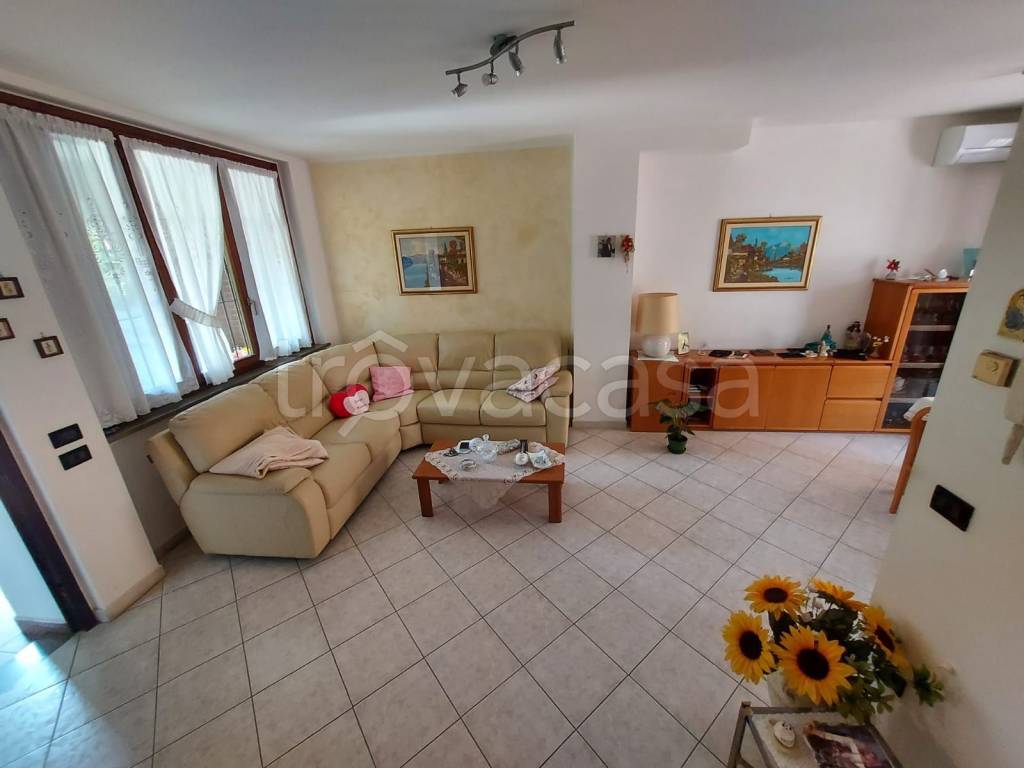casa indipendente in vendita a Trezzano sul Naviglio