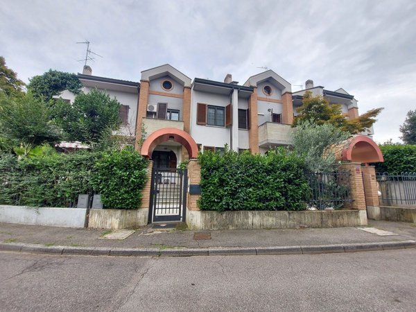 casa indipendente in vendita a Trezzano sul Naviglio