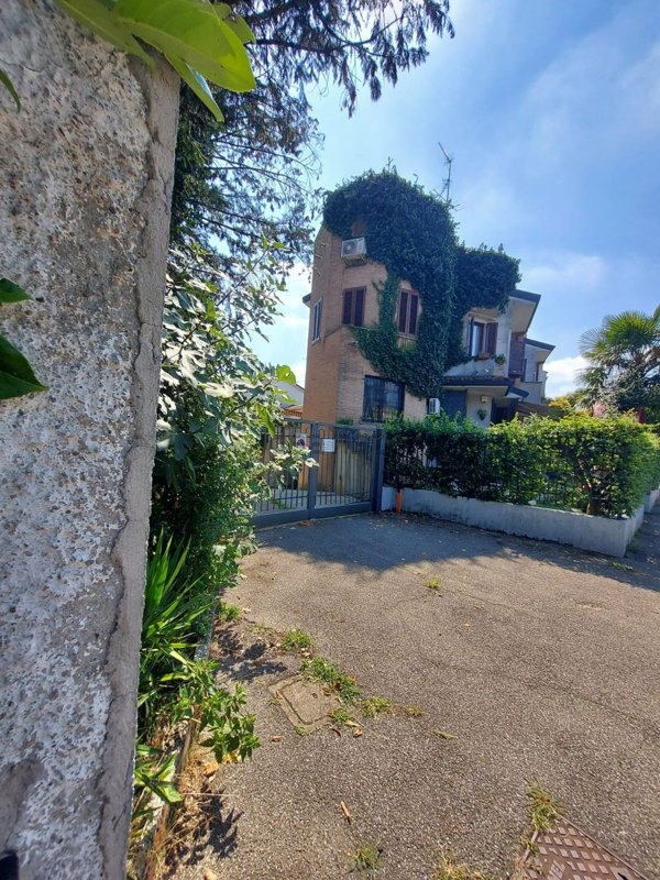 casa indipendente in vendita a Trezzano sul Naviglio