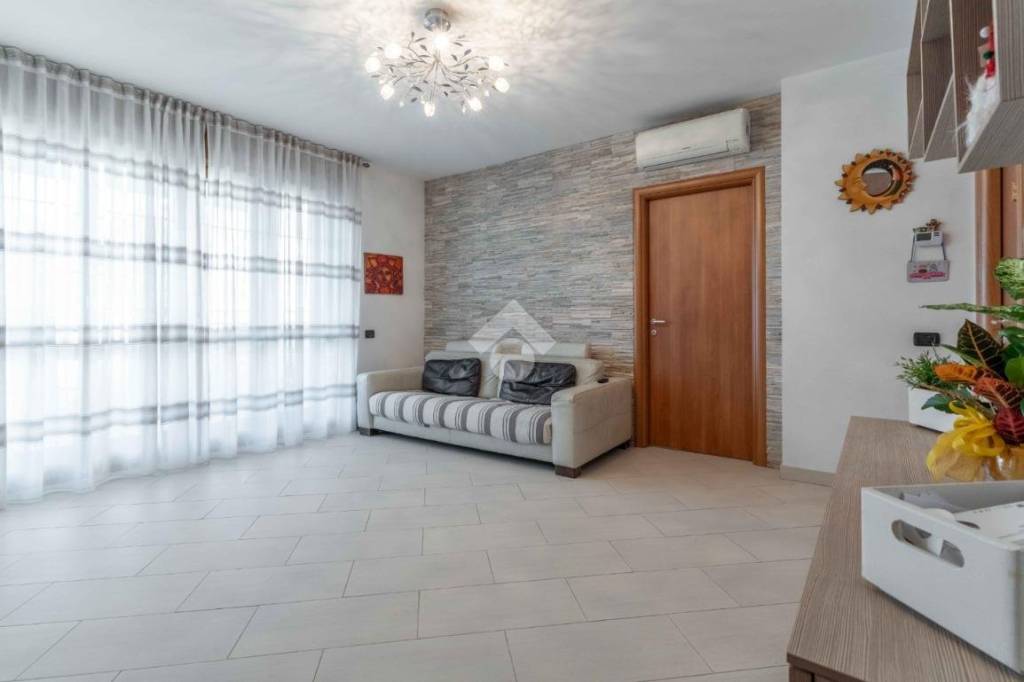 appartamento in vendita a Trezzano sul Naviglio