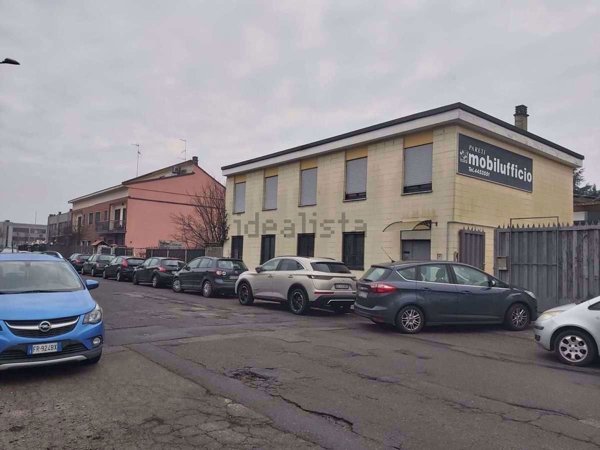 ufficio in vendita a Trezzano sul Naviglio