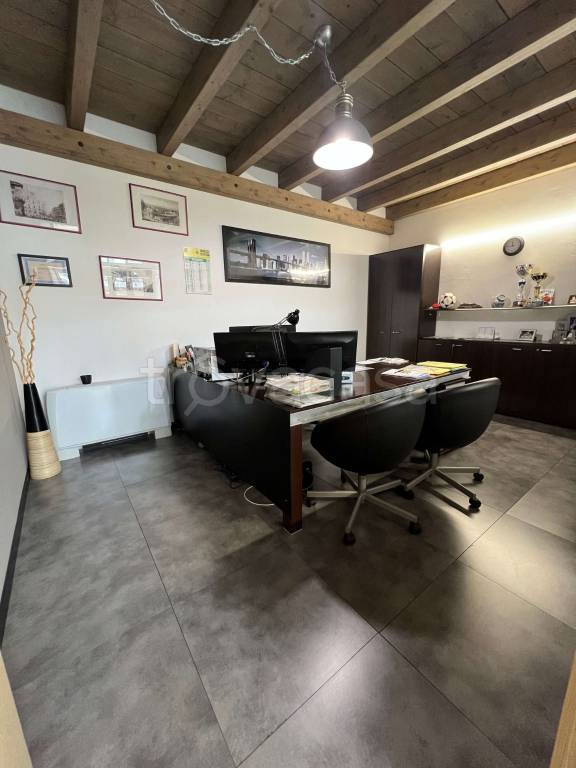 locale commerciale in vendita a Trezzano sul Naviglio