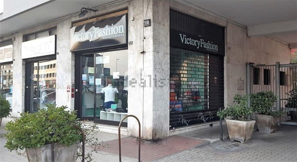 locale commerciale in vendita a Trezzano sul Naviglio