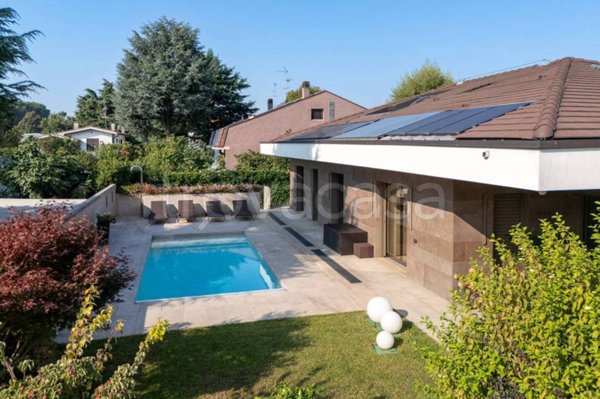 casa indipendente in vendita a Trezzano sul Naviglio