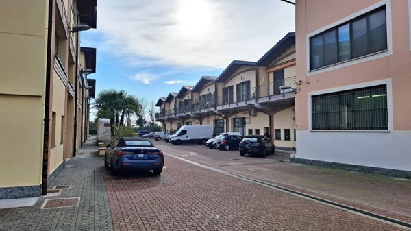 ufficio in vendita a Trezzano sul Naviglio