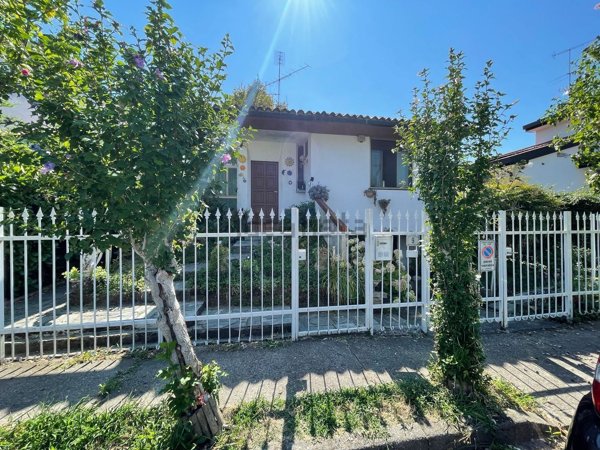 casa indipendente in vendita a Trezzano sul Naviglio