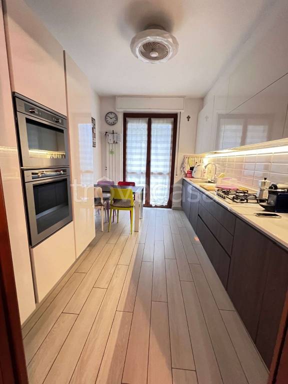 appartamento in vendita a Trezzano sul Naviglio