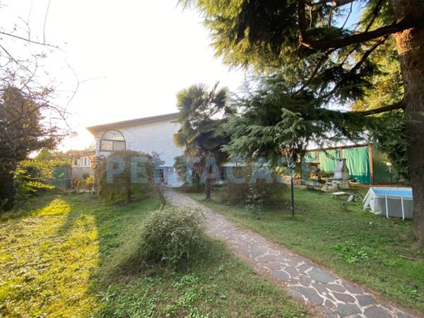 casa indipendente in vendita a Trezzano sul Naviglio