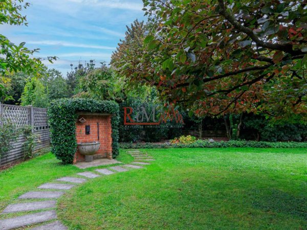 casa indipendente in vendita a Trezzano sul Naviglio