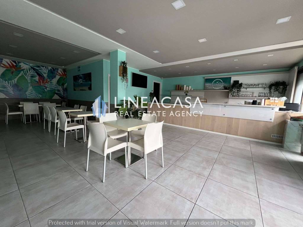 negozio in vendita a Trezzano sul Naviglio