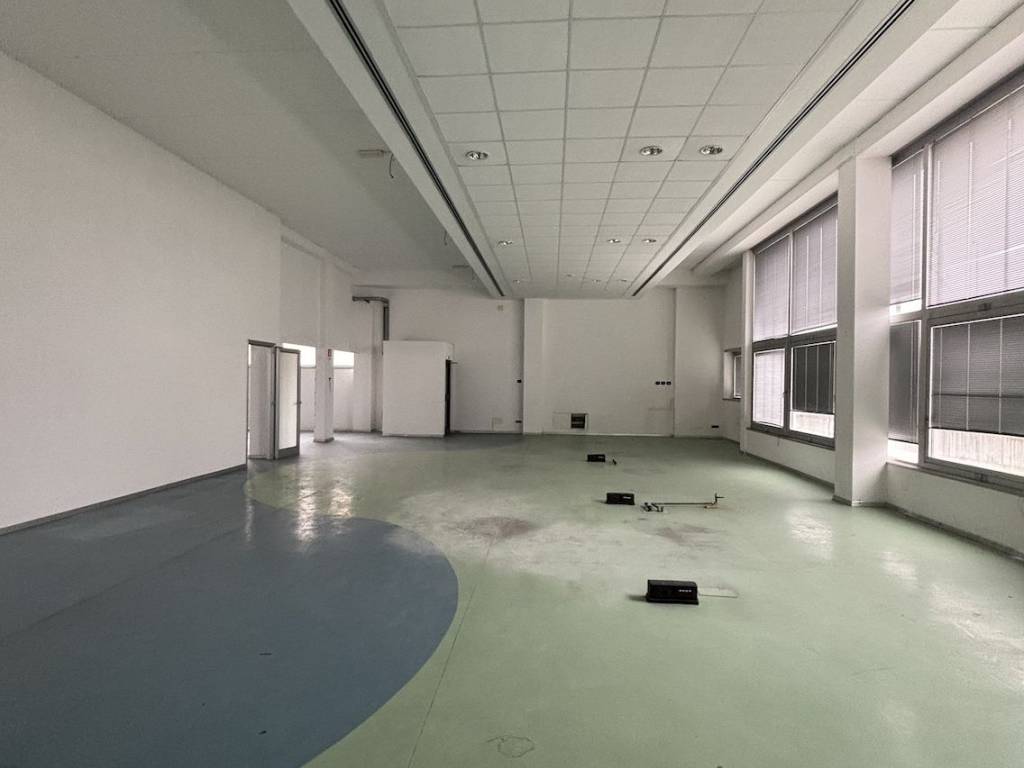 capannone in vendita a Trezzano sul Naviglio