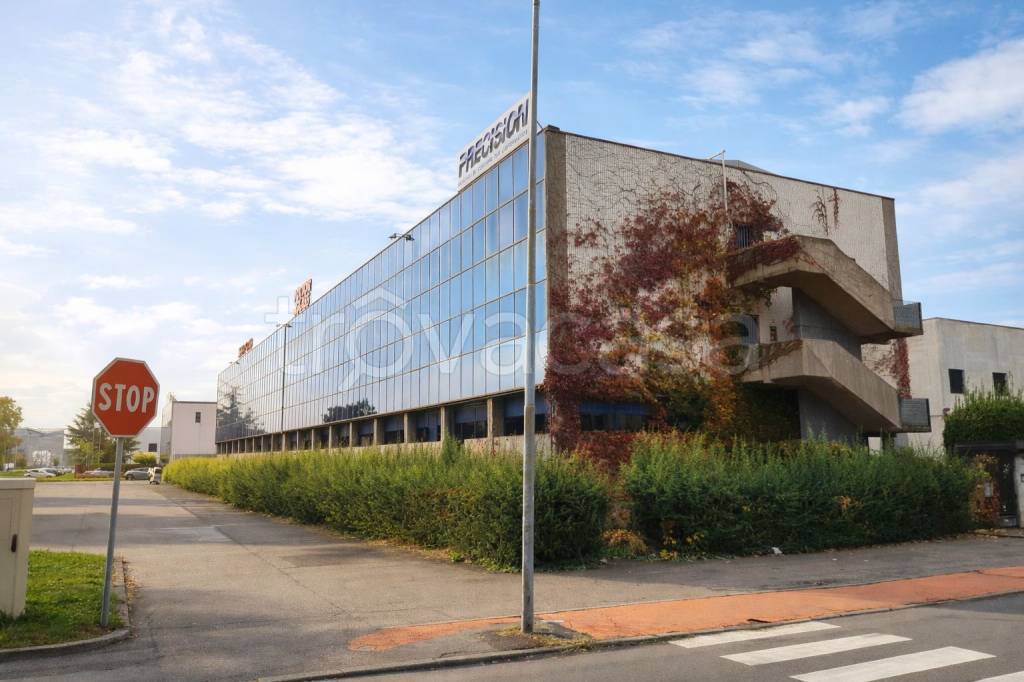 ufficio in vendita a Trezzano sul Naviglio