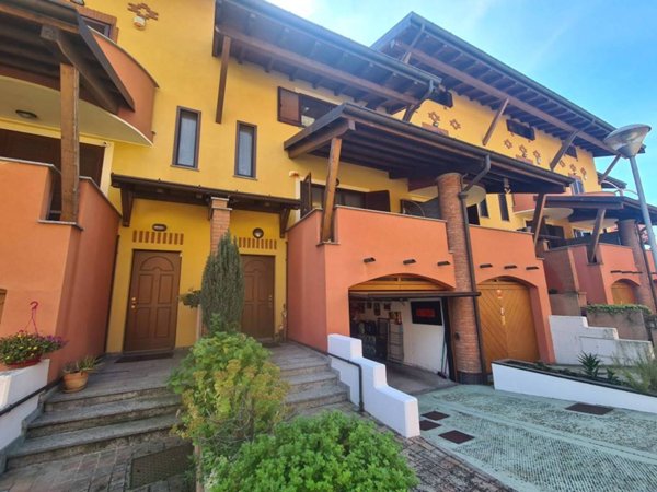 casa indipendente in vendita a Trezzano sul Naviglio