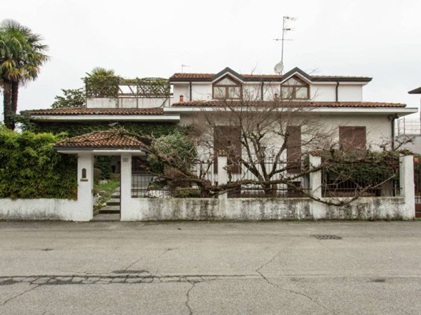 casa indipendente in vendita a Trezzano sul Naviglio