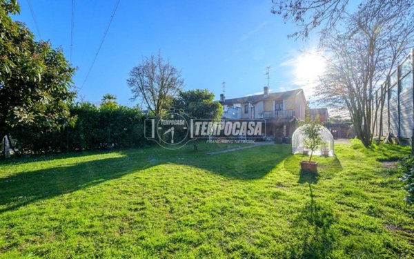 casa indipendente in vendita a Trezzano sul Naviglio