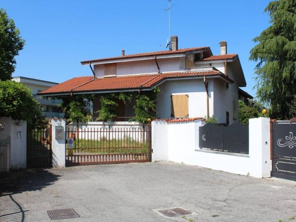 casa indipendente in vendita a Trezzano sul Naviglio