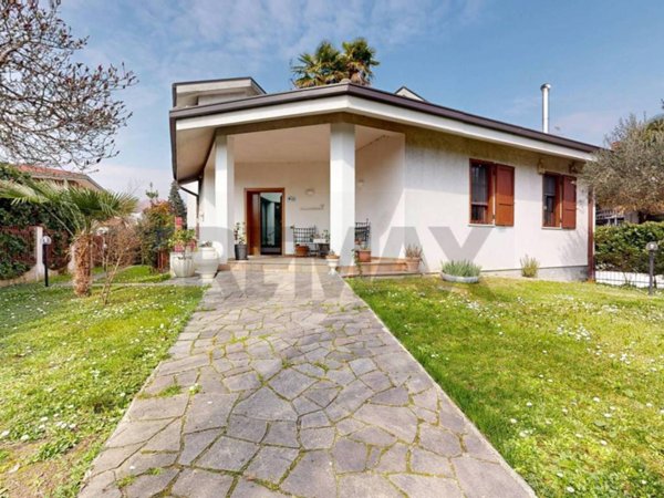 casa indipendente in vendita a Trezzano sul Naviglio