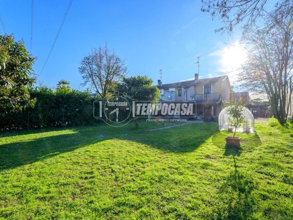 casa indipendente in vendita a Trezzano sul Naviglio