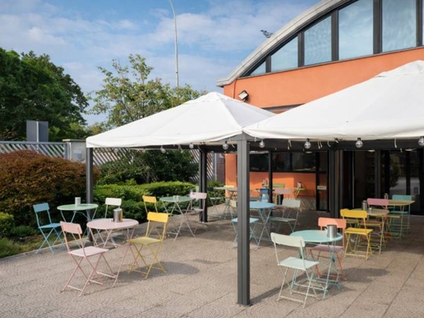 negozio in vendita a Trezzano sul Naviglio