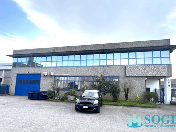 locale commerciale in vendita a Trezzano sul Naviglio