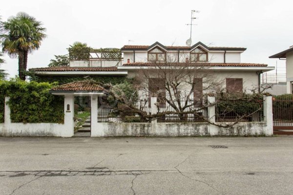 casa indipendente in vendita a Trezzano sul Naviglio
