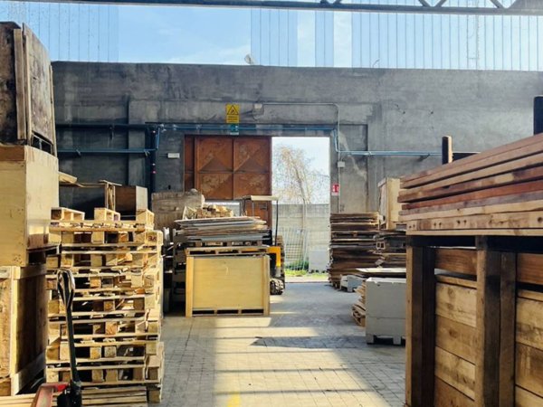 locale commerciale in vendita a Trezzano sul Naviglio