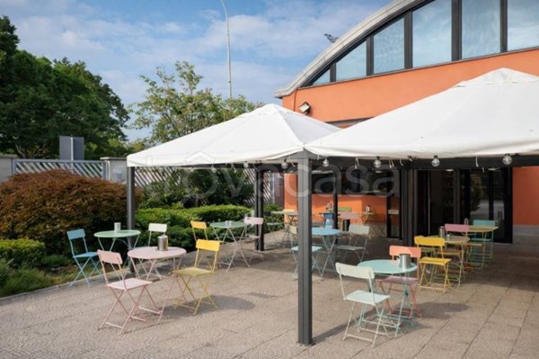 negozio in vendita a Trezzano sul Naviglio
