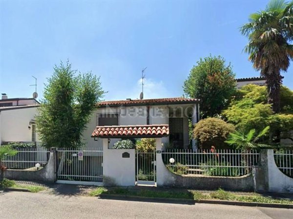 casa indipendente in vendita a Trezzano sul Naviglio