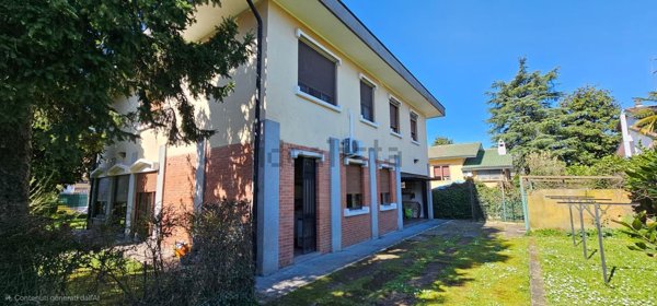 casa indipendente in vendita a Trezzano sul Naviglio