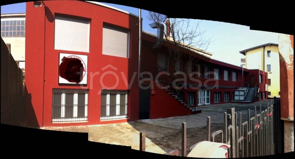 negozio in vendita a Trezzano sul Naviglio
