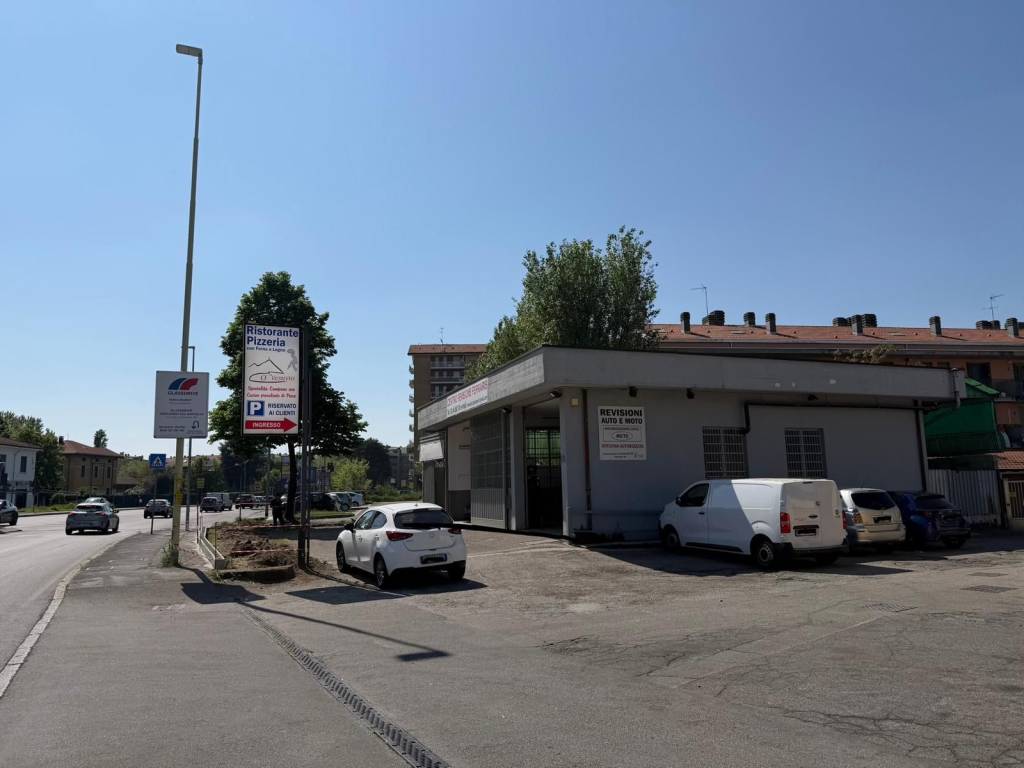 locale commerciale in vendita a Trezzano sul Naviglio