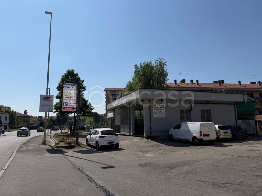 locale commerciale in vendita a Trezzano sul Naviglio