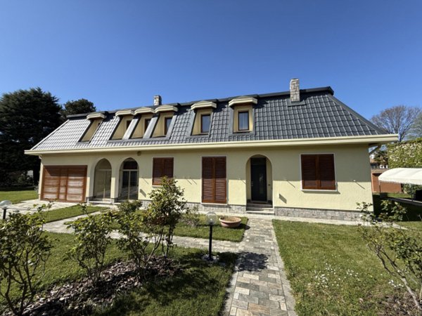 casa indipendente in vendita a Trezzano sul Naviglio