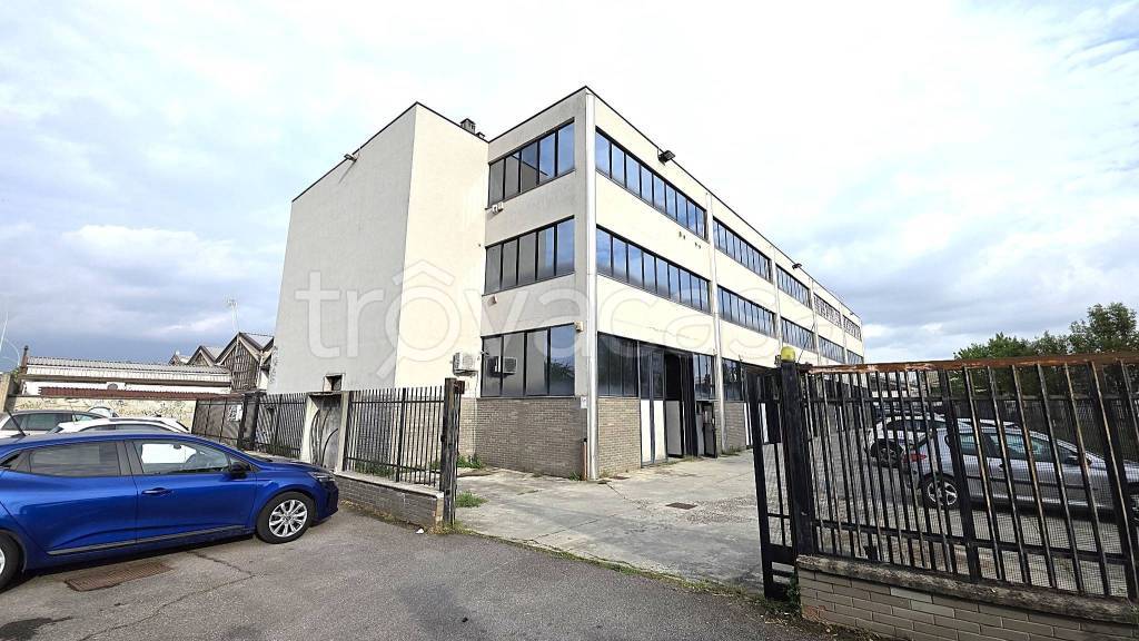 locale commerciale in vendita a Trezzano sul Naviglio
