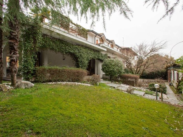 casa indipendente in vendita a Trezzano sul Naviglio