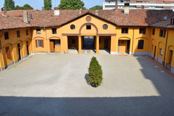 negozio in vendita a Trezzano sul Naviglio