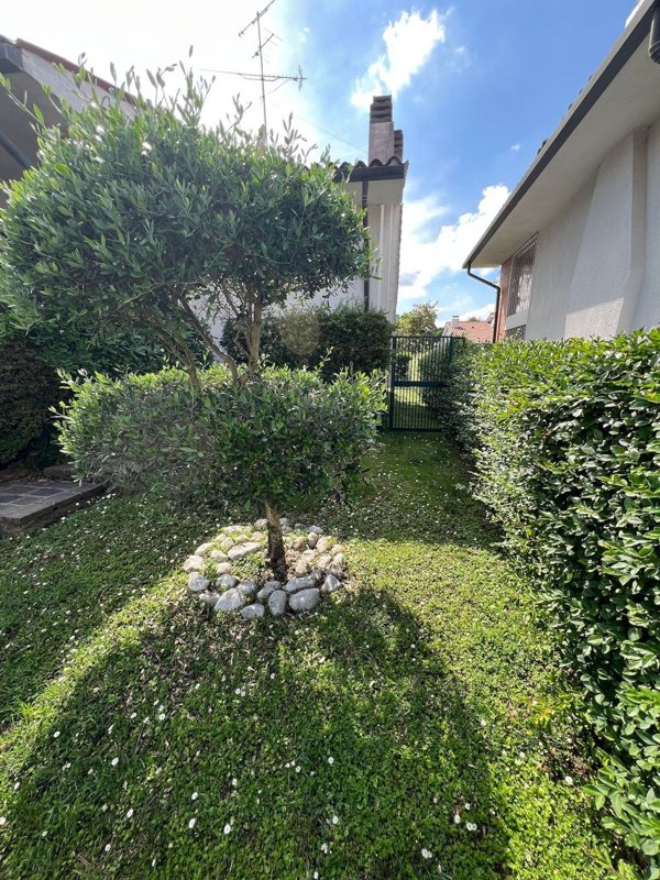casa indipendente in vendita a Trezzano sul Naviglio