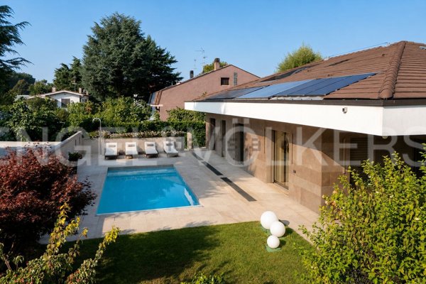 casa indipendente in vendita a Trezzano sul Naviglio