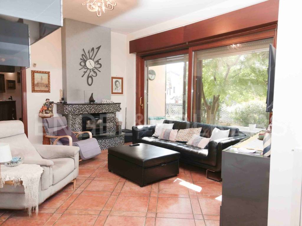 casa indipendente in vendita a Trezzano sul Naviglio