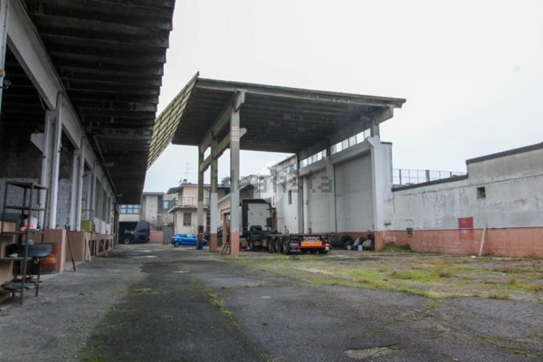 capannone in vendita a Trezzano sul Naviglio