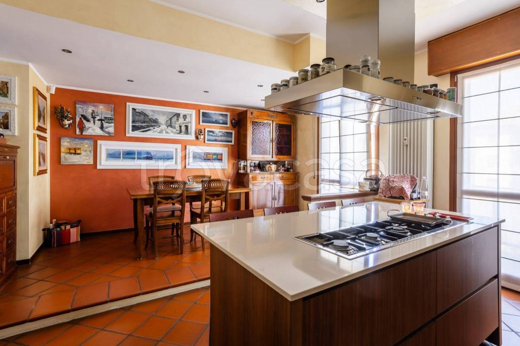appartamento in vendita a Trezzano sul Naviglio