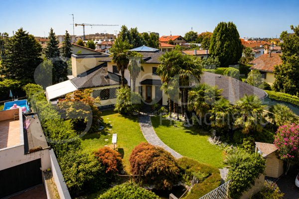 casa indipendente in vendita a Trezzano sul Naviglio