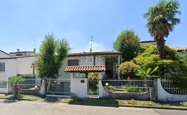casa indipendente in vendita a Trezzano sul Naviglio