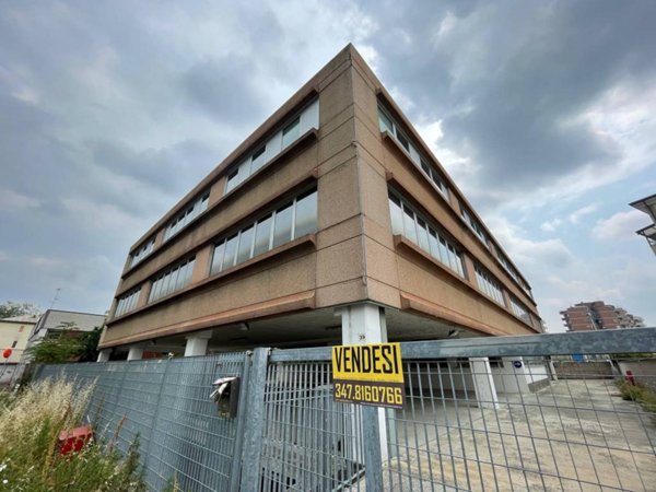ufficio in vendita a Trezzano sul Naviglio