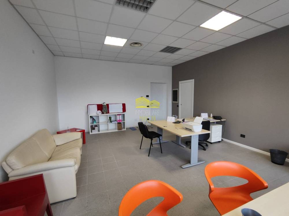 ufficio in vendita a Trezzo sull'Adda
